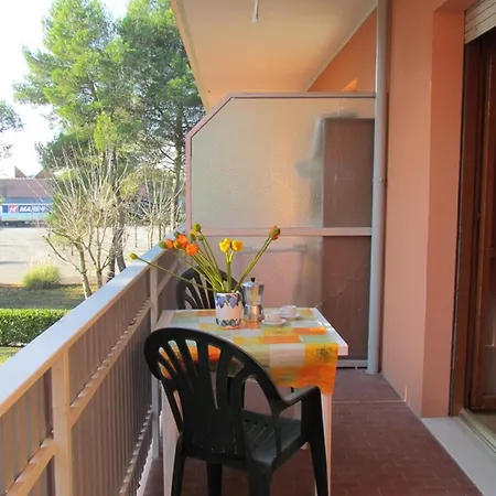 アパート Your Modern Retreat With Poolside Bliss - Beahost *