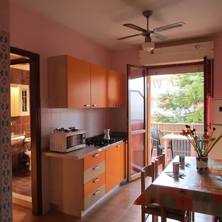 Your Modern Retreat With Poolside Bliss - Beahost ビビオーネ